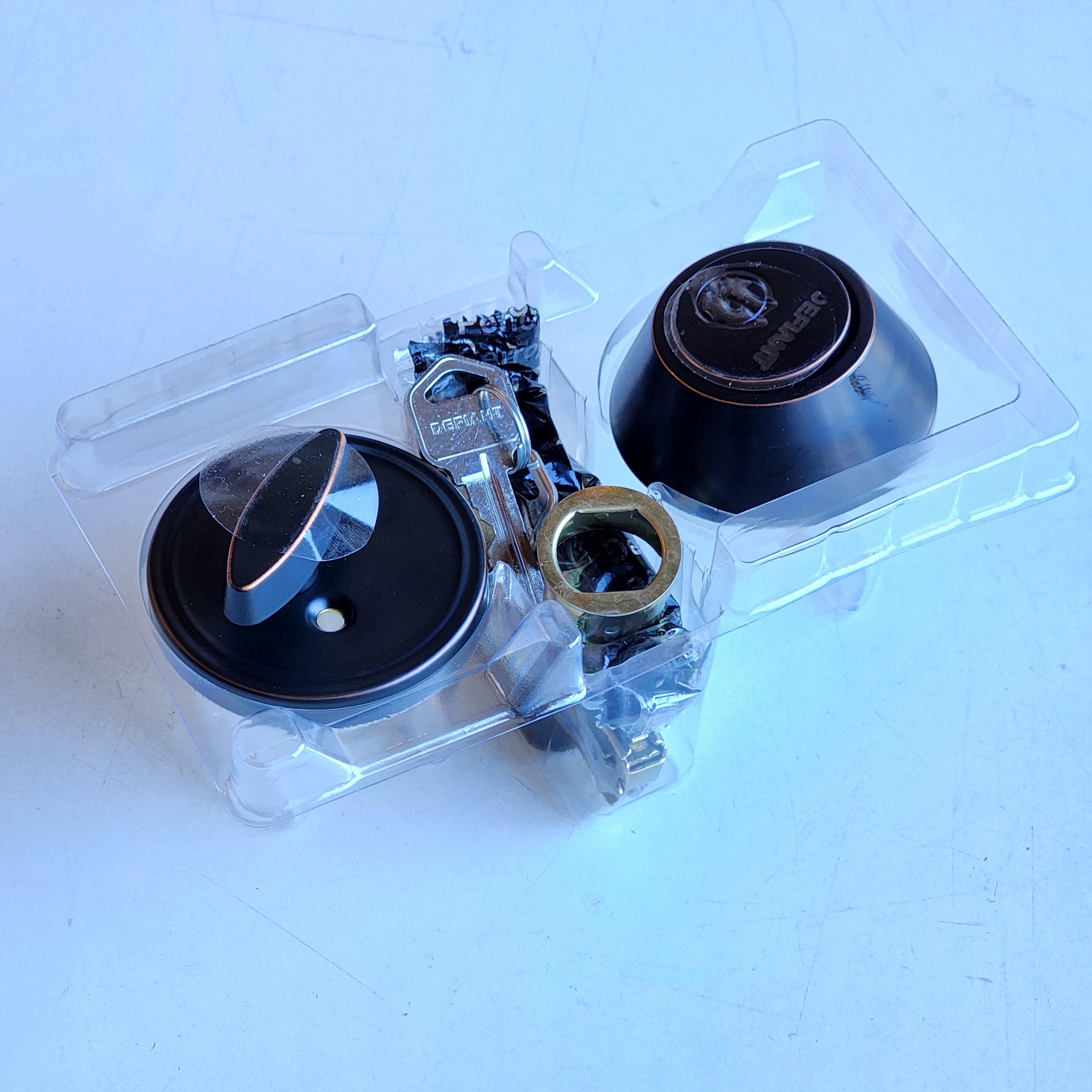 Aged Bronze Single Cylinder Deadbolt (32DDX71) Aged Bronze Single Cylinder Deadbolt (32DDX71)